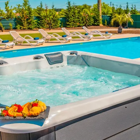 Paradise - Moradia Tranquila Com Piscina Aquecivel E Bbq - Albufeira Lagoa (Algarve)