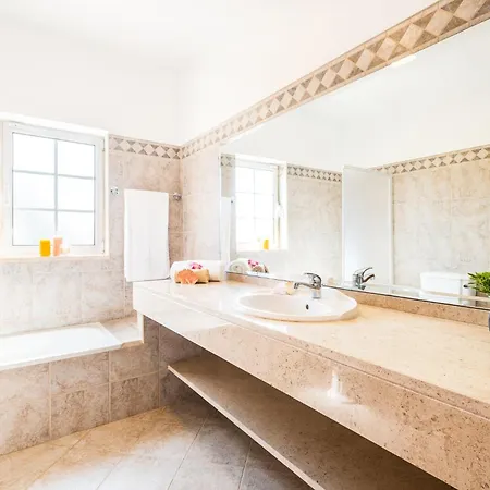 Paradise By Algarve Vacation Лагоа