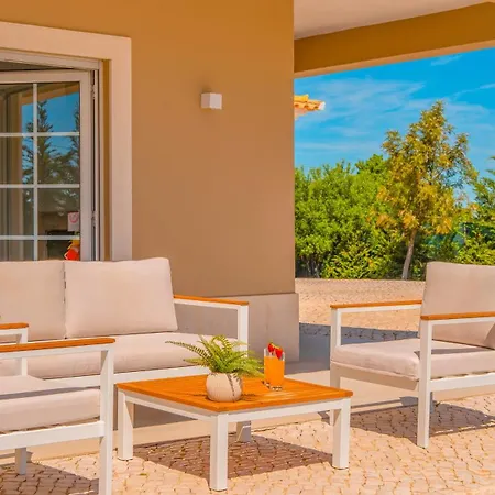 Vila Paradise - Moradia Tranquila Com Piscina Aquecivel E Bbq - Albufeira