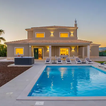 Paradise - Moradia Tranquila Com Piscina Aquecivel E Bbq - Albufeira