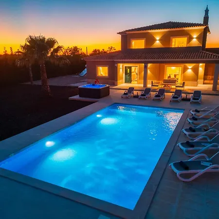 Paradise - Moradia Tranquila Com Piscina Aquecivel E Bbq - Albufeira Willa